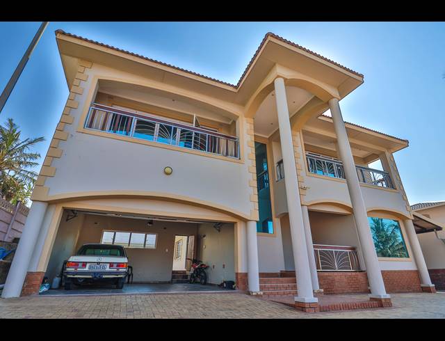 5 BEDROOM HOUSE FOR SALE IN BLUFF